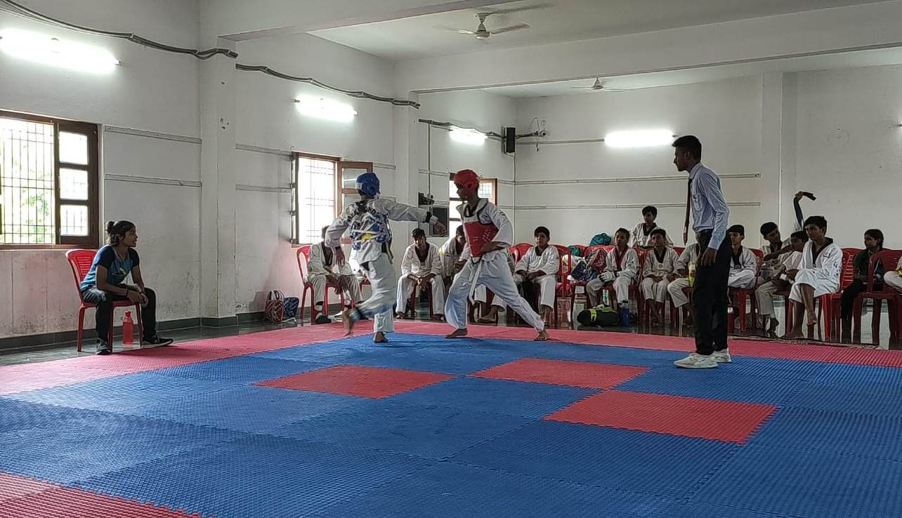 English Debate Competition